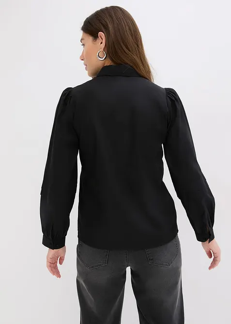 Bluse med naglepynt, bonprix