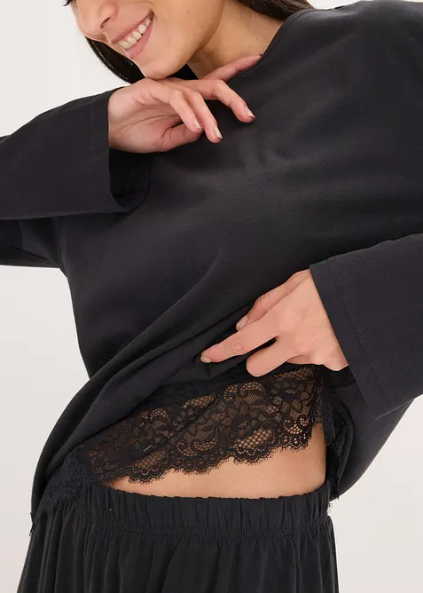 Pyjamas med nydelige blonder, bonprix