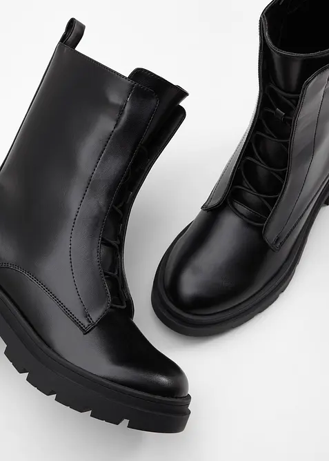 Snøreboots med profilerte såler, bonprix