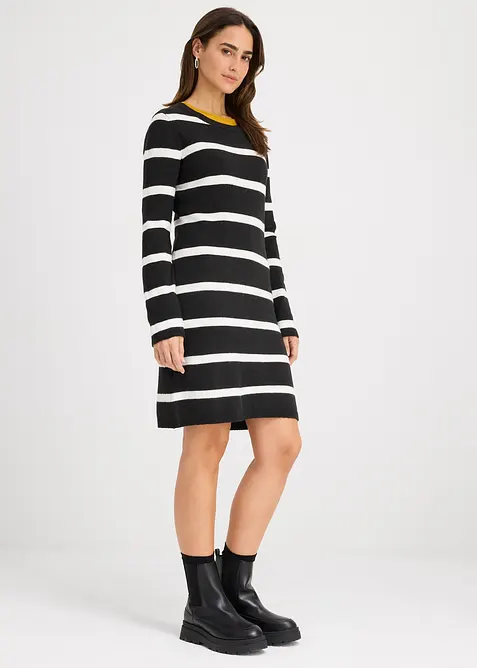 Strikket kjole i figurnær modell, bonprix