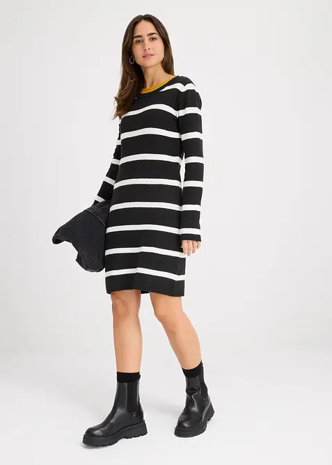 Strikket kjole i figurnær modell, bonprix