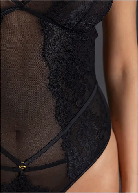 Stringbody uten bøyle, bonprix