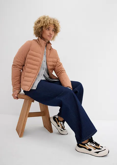 Ultralett, vattert jakke i dunjakke-look, bonprix