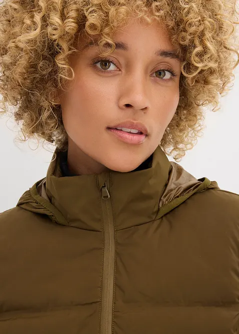 Ultralett, vattert jakke i dunjakke-look, bonprix