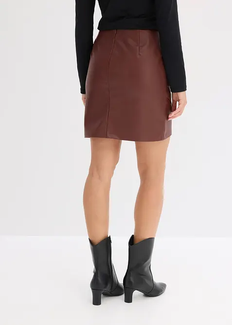 Kort skjørt i imitert skinn, bonprix