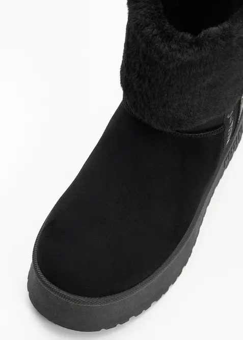 Platåboots fra Mustang, Mustang