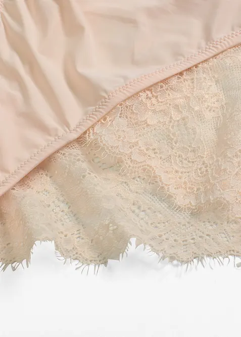 Truse med h&oslash;y midje og blonder, bonprix