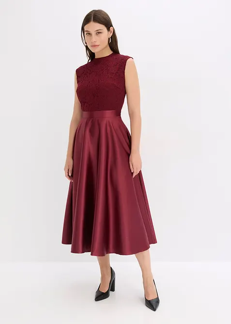 Midikjole i glansfull sateng med blonder, bonprix