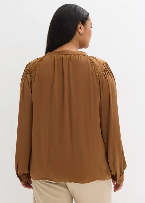 Satengbluse med blondebånd, bonprix