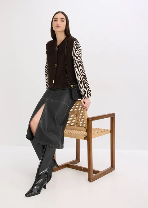 Strikket vest med dekorative knapper, bonprix