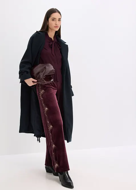 Vid bukse i myk fløyel med blondeinnfelling, bonprix