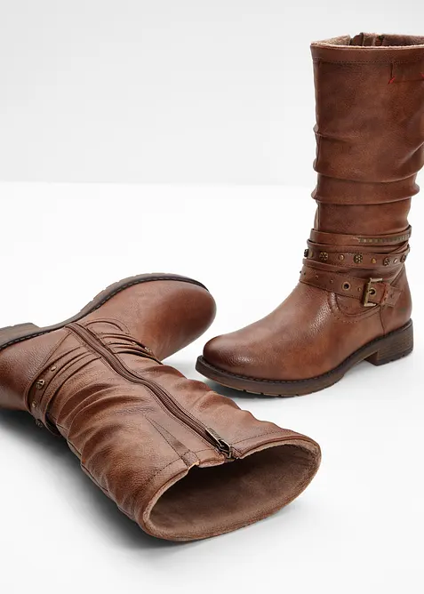 Støvletter fra Mustang, Mustang