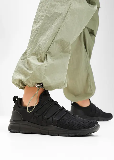 Sneakers av soft-materiale, bonprix