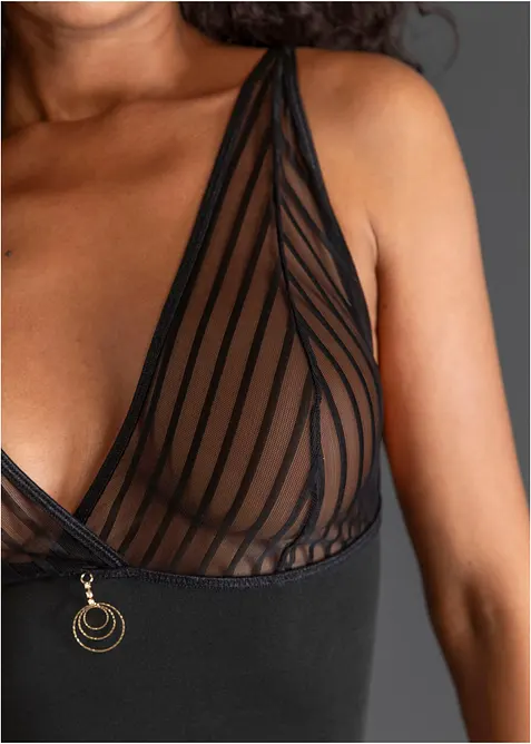 Stringbody med fransk &aring;pning, bonprix