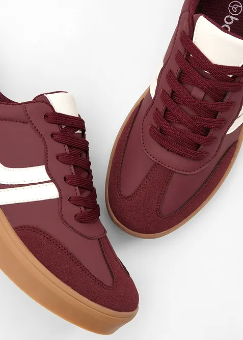 Plat&aring;sneakers i retrostil, bonprix