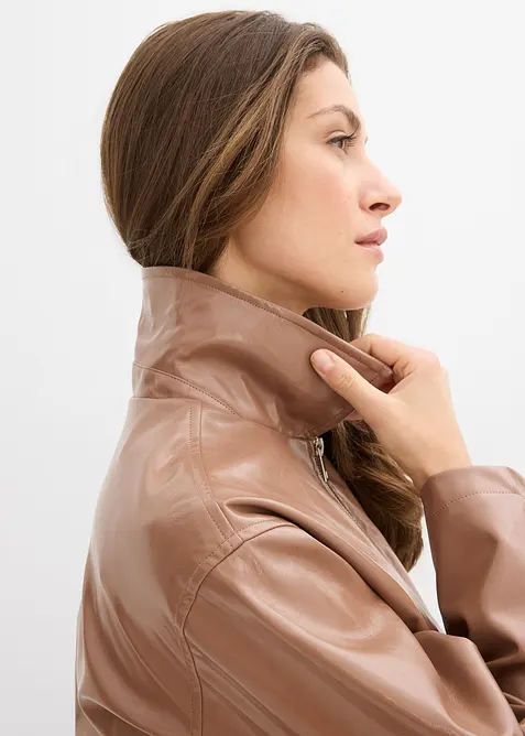 Kort jakke i imitert skinn, bonprix