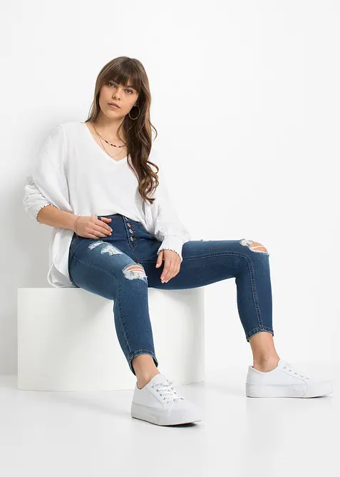 En kortere destroyed-jeans, bonprix