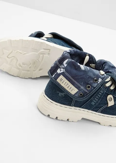 Ankelh&oslash;ye sneakers i bomullskanvas fra Mustang, Mustang
