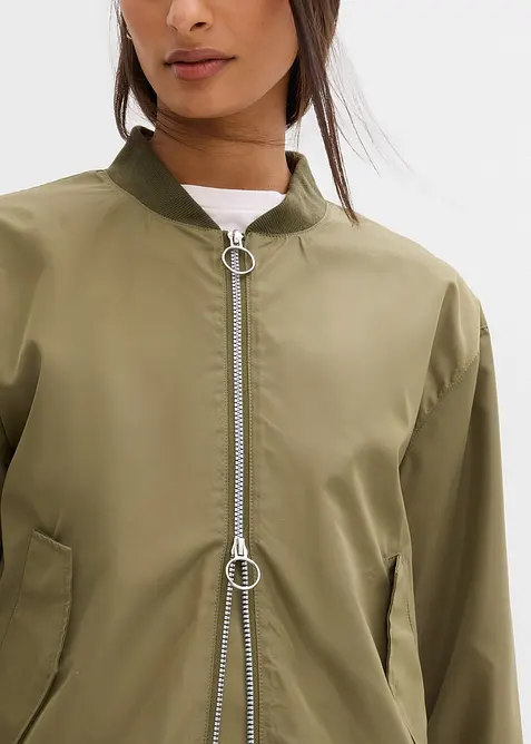 Pilotjakke i vid modell med leopardm&oslash;nstret f&ocirc;r, bonprix