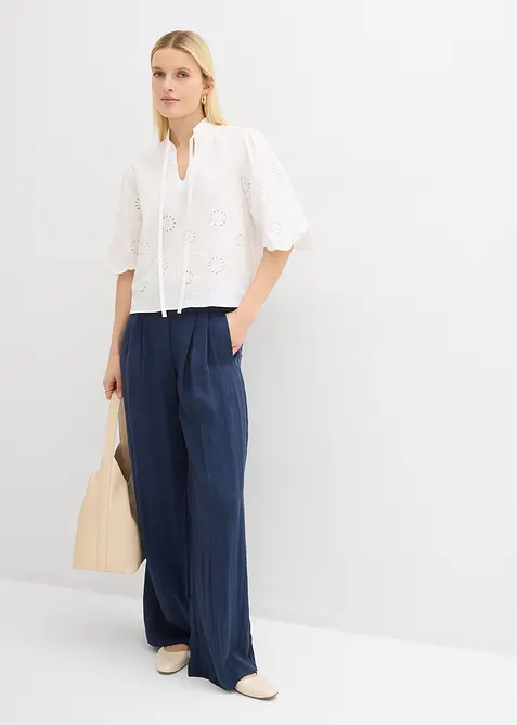 Kort bluse med hullbroderi, bonprix