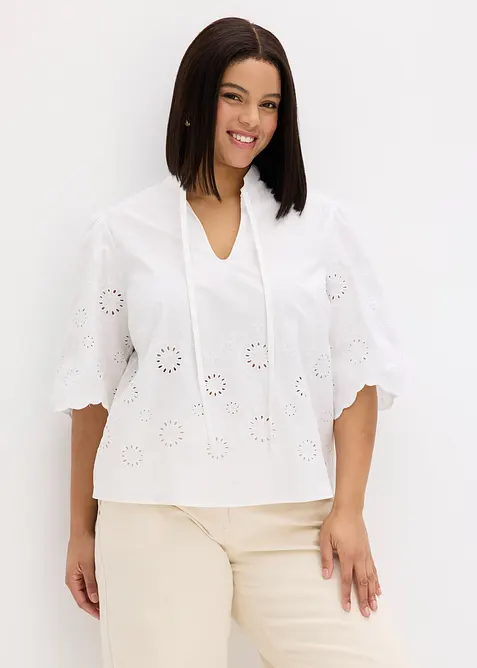Kort bluse med hullbroderi, bonprix