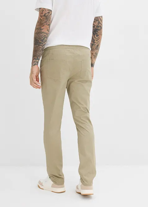 Komfortabel slip on-bukse i Regular Fit med kontrastfarget snor, bonprix