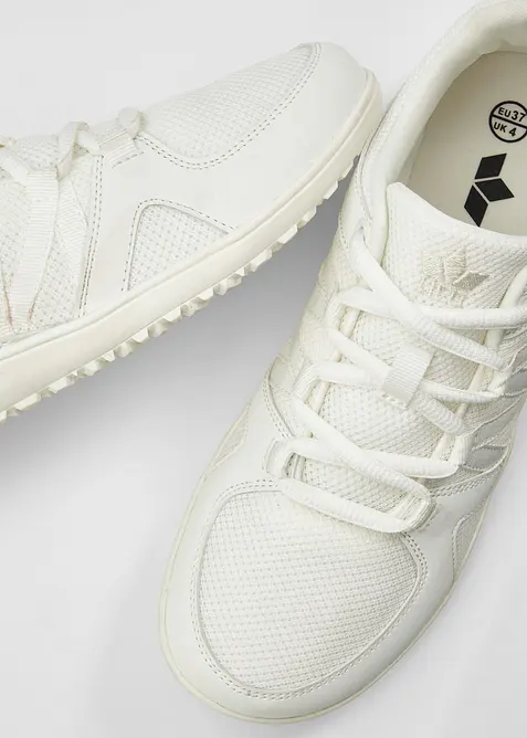 Barfotsko med fleksible s&aring;ler fra Lico, Lico