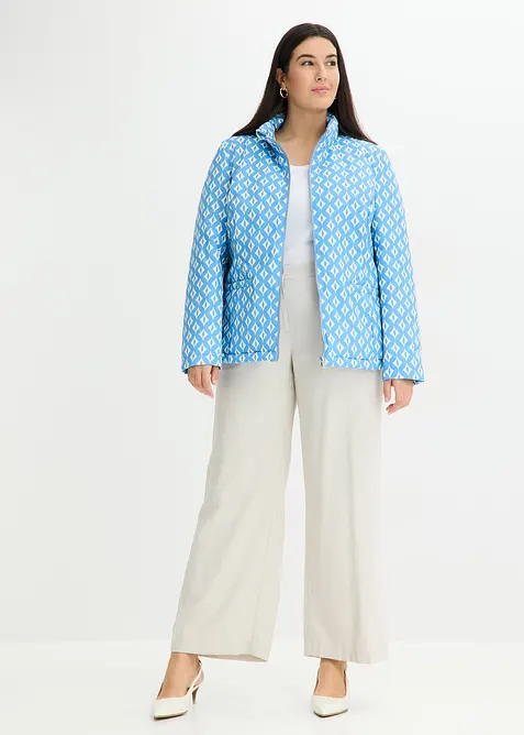 Lett, vendbar og vattert jakke med trykk, bonprix