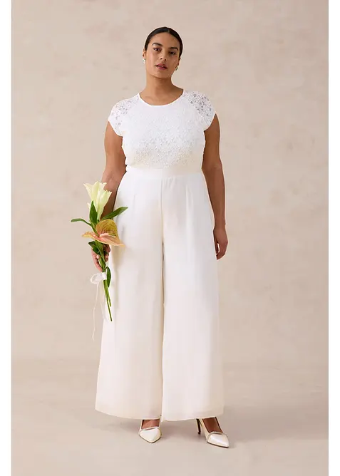 Jumpsuit i lett chiffon med blonder, bonprix