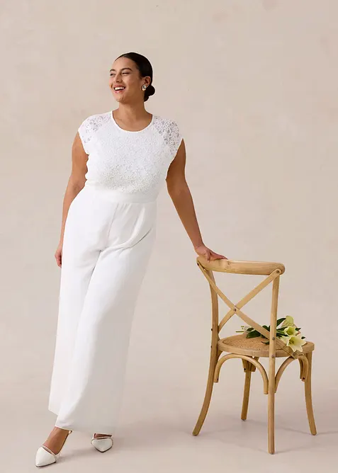 Jumpsuit i lett chiffon med blonder, bonprix