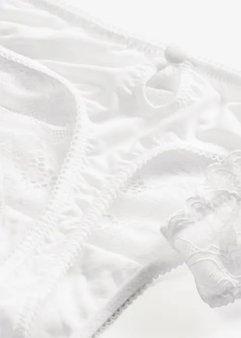 Stringtruse i nydelig blondemateriale, bonprix