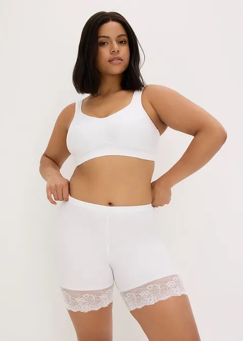 Truse med ben og "anti-gnisse"-effekt i kj&oslash;lende polyamid med blondekanter p&aring; bena, bonprix