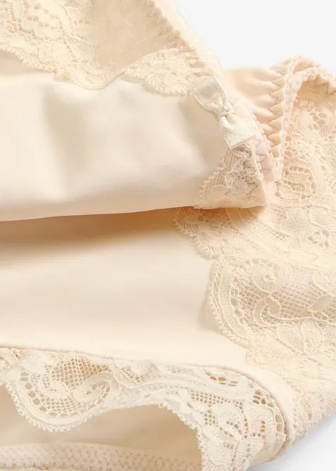 Shape truse med nydelige blonder, bonprix