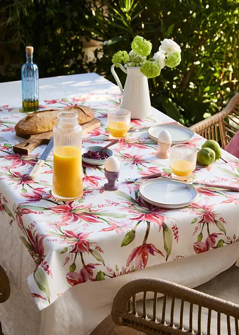 Bordduk med blomsterm&oslash;nster, vannavvisende, bonprix