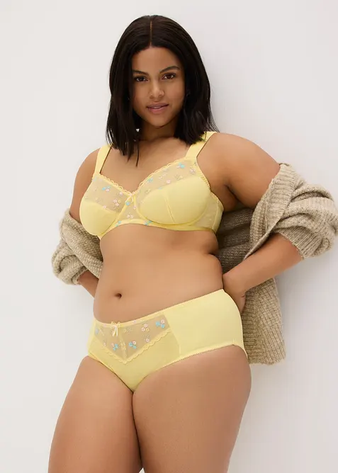 Truse med h&oslash;y midje og nydelig broderi, bonprix