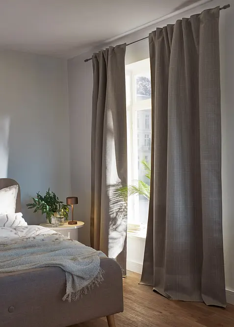 M&oslash;rkleggingsgardin med lett struktur (2-pack), bonprix