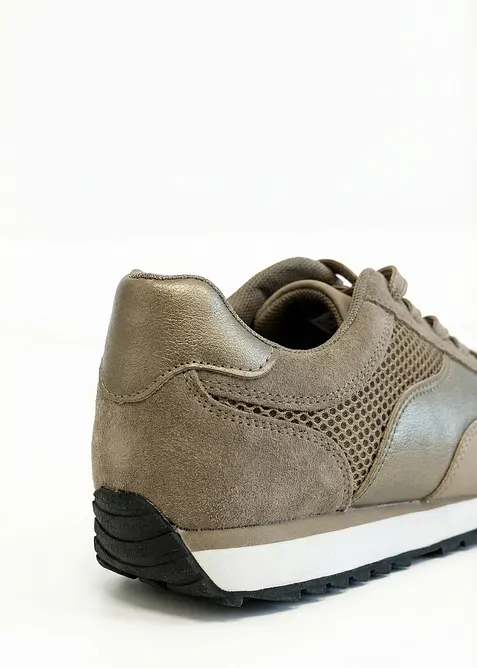 Sneakers med meshinnfelling, bonprix