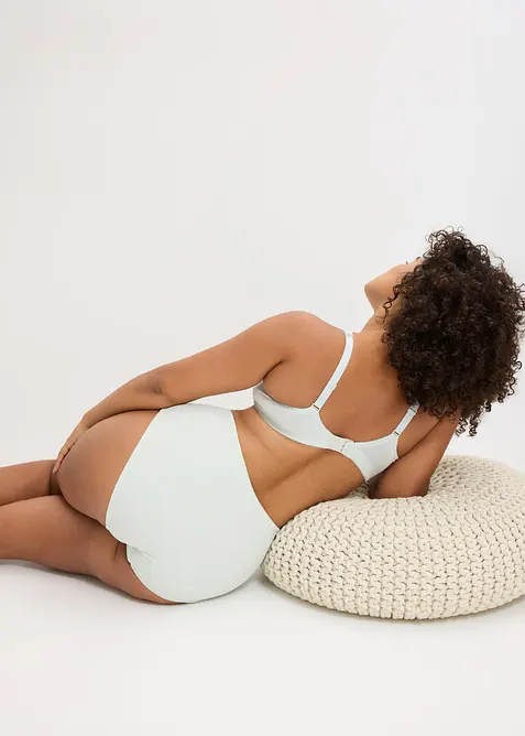 Shape truse med nydelig broderi, bonprix