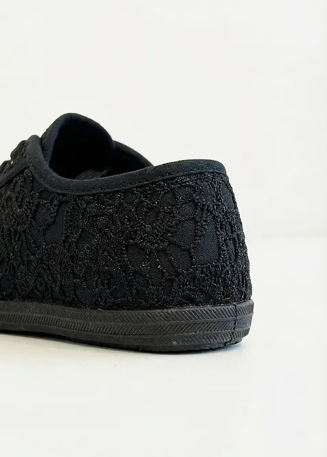 Sneakers med blonder, bonprix