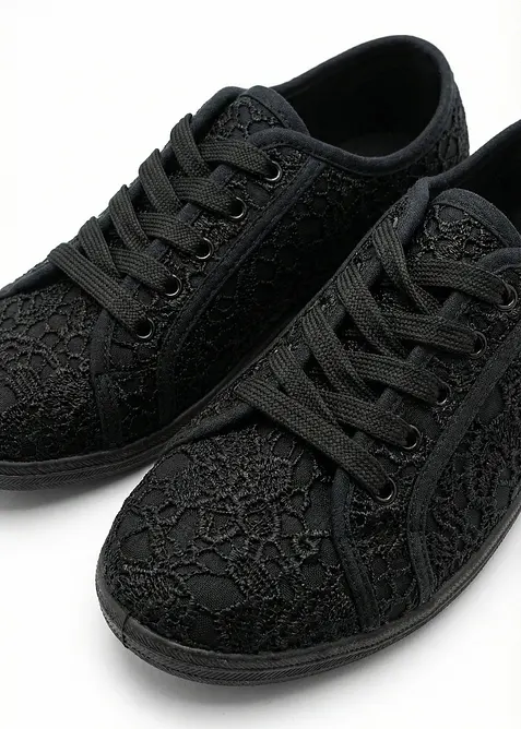 Sneakers med blonder, bonprix