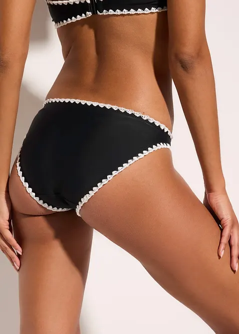 Liten bikinibukse med broderi, bonprix