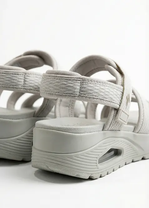 Sandaler med memoryskum fra Skechers, Skechers