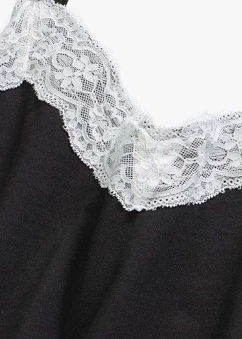 Kort pyjamas med fine blonder, bonprix