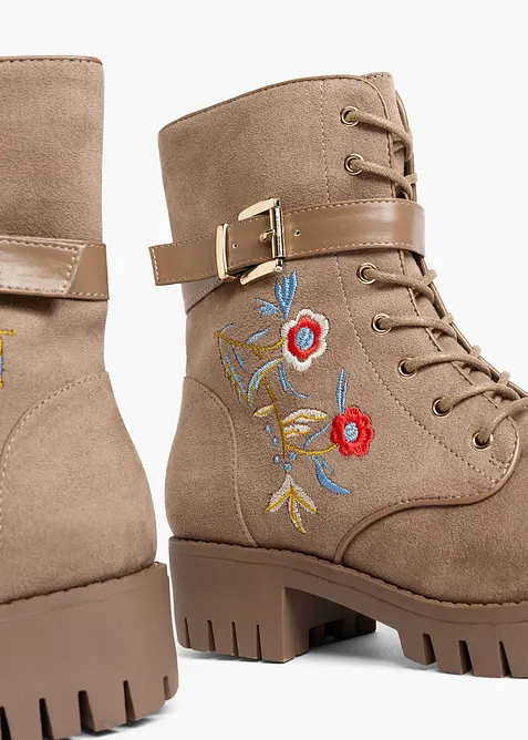 Sn&oslash;reboots med broderier, bonprix