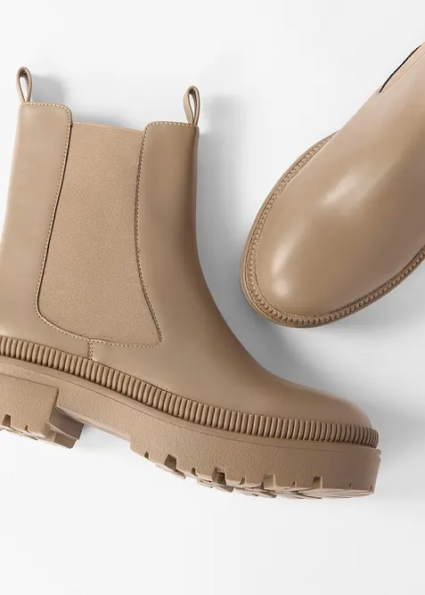 Chelseaboots med profilerte s&aring;ler, bonprix