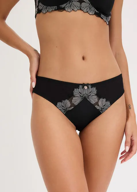 Truse med nydelig broderi, bonprix