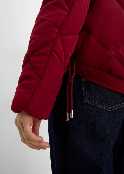 Kort, vattert jakke med kontrastfarget f&ocirc;r, bonprix