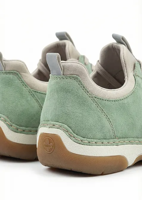 Komfortable sneakers med polstret inners&aring;le fra Rieker, Rieker