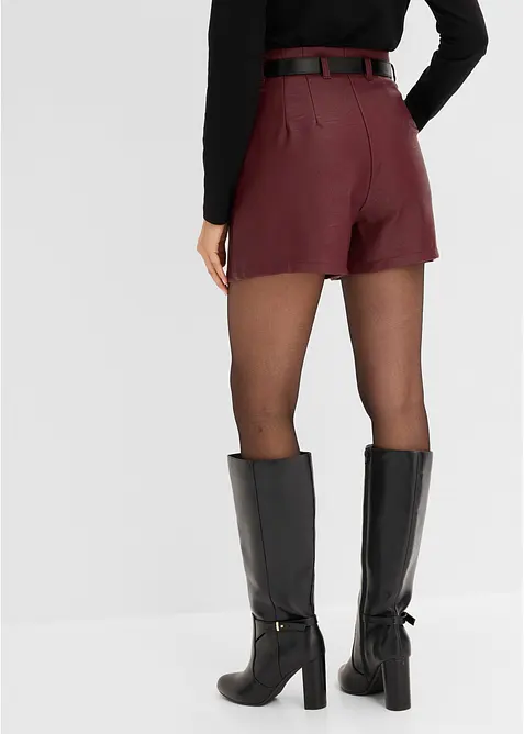 Shorts i imitert skinn med belte, bonprix