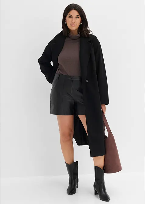 Kort shorts i imitert skinn, bonprix